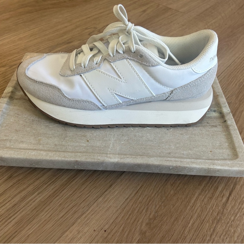 New Balance Women's White and Tan Sneakers